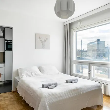 Sea View Studio, Tram Nearby, Netflix, Kamppi Apartament *