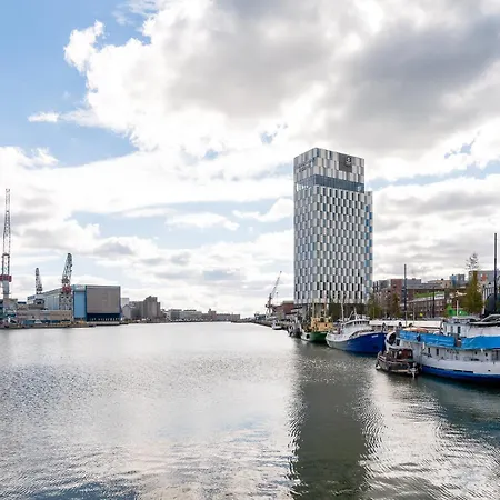 Sea View Studio, Tram Nearby, Netflix, Kamppi Daire